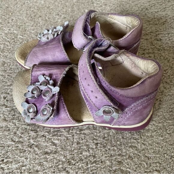 Däumling German Girl Leather Walking Learning Shoe Purple with Flowers Size 7 - Picture 4 of 10